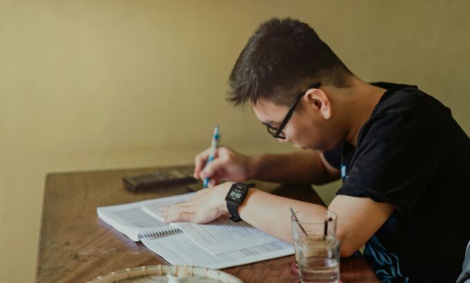 pexels-minan1398-771317